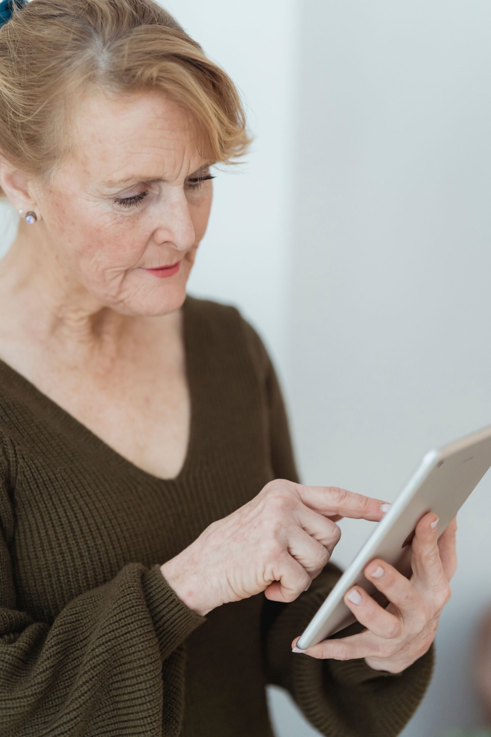 Healthcare professional representing NeoDoc Digital Services